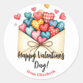 ハートがいっぱいの魅惑的なバレンタインデーの封筒 ラウンドシール (正面)