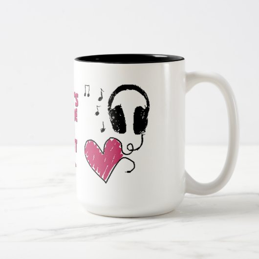ハートがハートのヘッドホーンのマグであるところ音楽 ツートーンマグカップ (右)