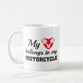 ハートがバイクに属する コーヒーマグカップ (左)
