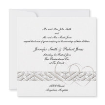 ハートがホワイトシルバーで絡み合った結婚式招待状