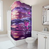 「ハートが水に浮かぶ紫とピンクの色合い」 シャワーカーテン (インサイチュ)