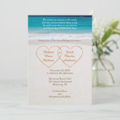 ハートが砂浜に寄せられたビーチウェディングの招待状 招待状 (スタンド正面)