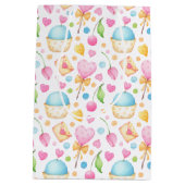 ハートとカップケーキウォーターカラーパターン誕生日 ミディアムペーパーバッグ (裏面)