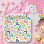 ハートとドットのドードルスタイル ペーパープレート (パーティー)