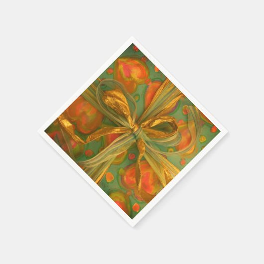 ハートと弓の赤と緑の現在のナプキン スタンダードカクテルナプキン (角)