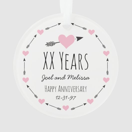 ハートと矢パーソナライズされたの結婚記念日 オーナメント (裏面)