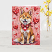 ハートと赤がアクセントのバレンタインデー秋田犬 カード (黄色い花)