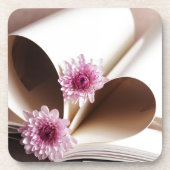 ハートになされる本のページは形づきます コースター (正面)