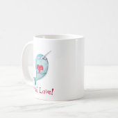 ハートのかわいいNarwhal コーヒーマグカップ (正面左)