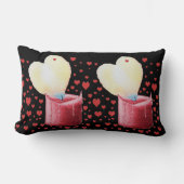 ハートのような形をした炎を持つロウソクの写真 ランバークッション (正面)