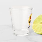 ハートのような目をした笑顔の顔 ショットグラス (左)