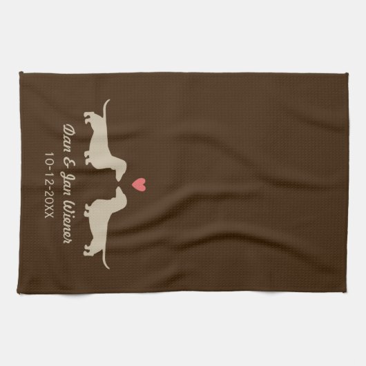 ハートのパーソナライズなかわいいのダックスフントのシルエット キッチンタオル (横)