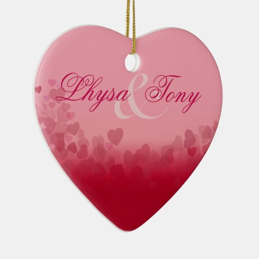 ハートのフェスティバルのバレンタイン愛新婚者のカップル セラミックオーナメント (右)