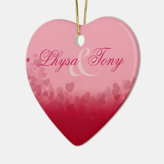 ハートのフェスティバルのバレンタイン愛新婚者のカップル セラミックオーナメント (左)