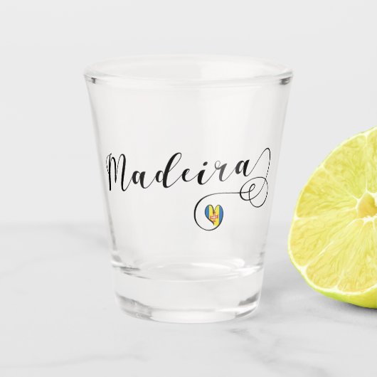 ハートのマデイラの旗、私はマデイラ、ポルトガルを愛します ショットグラス (正面)