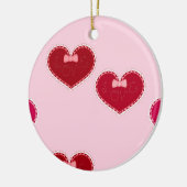 ハートのレースをピンクに塗る セラミックオーナメント (左)