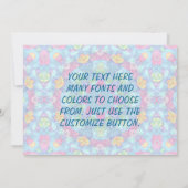 ハートのヴィンテージのすみれ色及び青のフラクタルの万華鏡のように千変万化するパターン 招待状 (裏面)