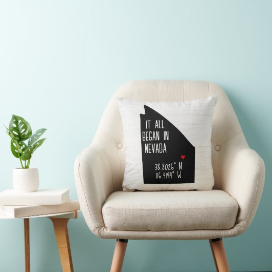 ハートの付いたネバダ州のGPS座標 クッション (椅子)