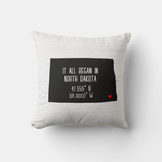 ハートの付いたノースダコタ州のGPS座標 クッション (正面)