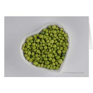 ハートの形ボールの緑の小石のクローズアップ