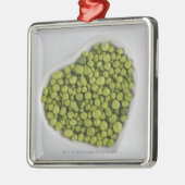 ハートの形ボールの緑の小石のクローズアップ メタルオーナメント (左)