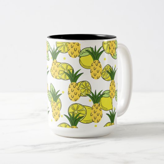 ハートの暖かい果実の美しいで満たされたマグカップ ツートーンマグカップ (正面右)