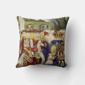 ハートの枕の不思議の国Qeenのアリス クッション (裏面)