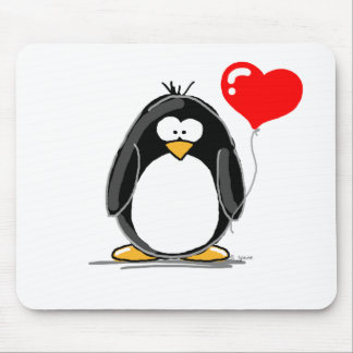 ハートの気球を持つペンギン マウスパッド