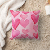 ハートの水彩模様のきれいなピンクと赤のハート クッション (ブランケット)
