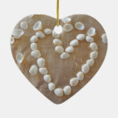 ハートの白い貝殻、夏のビーチ海愛 セラミックオーナメント (裏面)
