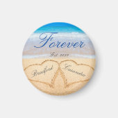 ハートの砂の海岸の思い出に残るカップルの名前 マグネット (正面)