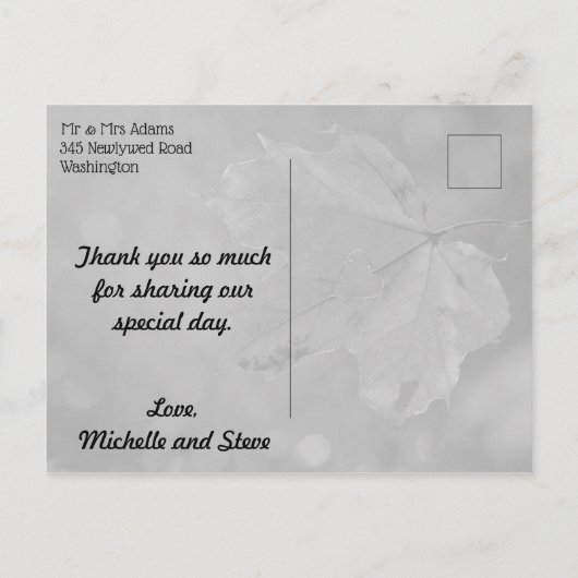 ハートの結婚の秋の葉は感謝していしています 案内ポストカード (裏面)