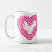 ハートの花のリース – 花弁ピンク コーヒーマグカップ (左)