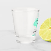 ハートの雲の上でパステルグリーンの雲と星の独身最後の夜 ショットグラス (左)