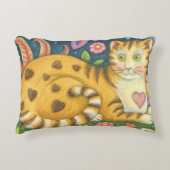 ハートのNのストライプな虎猫の民芸猫の枕 アクセントクッション (正面)