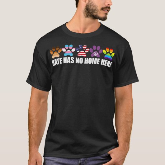 ハートは家がないLGBTQトランスゲイプライドUSフラ Tシャツ (正面)