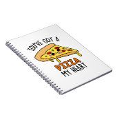 ハートをピザでつかんで！ 面白いピザの駒 ノートブック (右側)