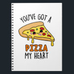 ハートをピザでつかんで Funny Pizza Pun  ノートブック<br><div class="desc">ハートをピザでつかんで Funny Pizza Pun は、ハートのひとつをあなたに持っていると言うかわいいピザのスライスが特徴です。 ぷんぷんとピザがいつでも大好きな家族や友達へのユーモアのギフトに。</div>