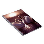 ハートを形作っている愛情のある白鳥 ノートブック (右側)