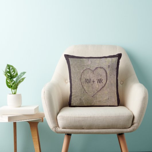ハートを木に刻む クッション (椅子)