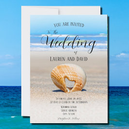 ハートを砂に乗せたビーチ結婚の 招待状