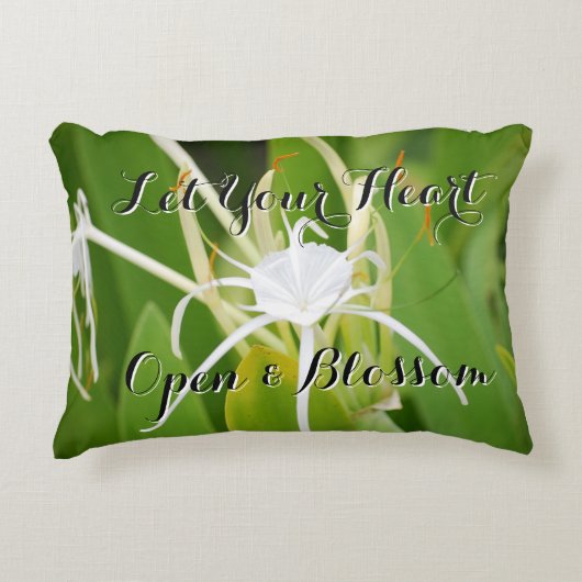 「ハートを置感動的く」 アクセントクッション (正面)