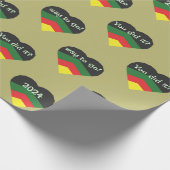 ハートアフリカ系アメリカ人の大学院金ゴールド ラッピングペーパー (角)