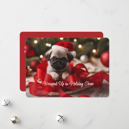 ハートウォーミングなパグの子犬のホリデーカード シーズンカード (正面/裏面インサイチュ)