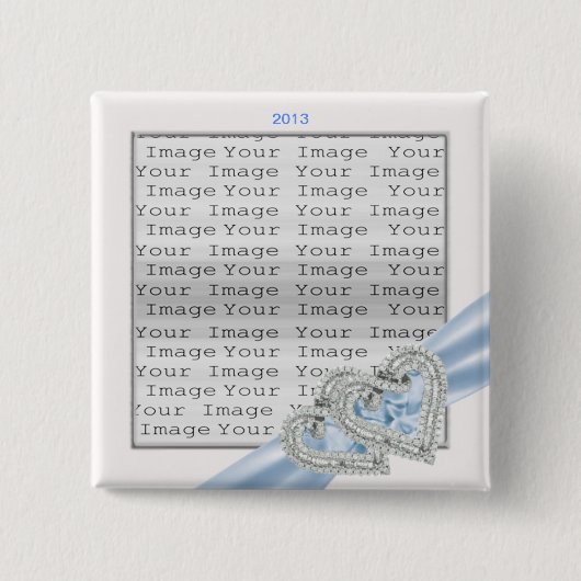 ハートカスタムアイスブルーリボンボタン 缶バッジ (正面)