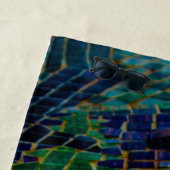 ハートカラフルモザイク ビーチタオル (インサイチュ)