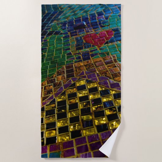 ハートカラフルモザイク ビーチタオル (正面)