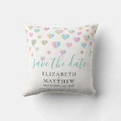 ハートカラフル斑点の保存日付デザイン クッション (裏面)