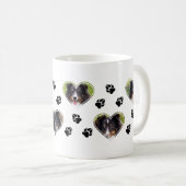 ハートシェイプのペットの写真テンプレートと手のプリント コーヒーマグカップ (正面右)