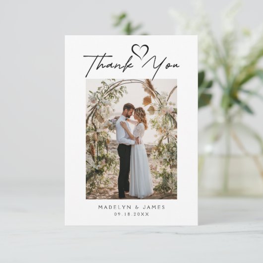 ハートシンプルの写真を使用したミニマル結婚リストスクリプト サンキューカード (スタンド正面)